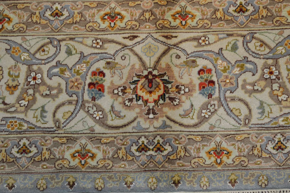9' 1" x 11' 8" India Sultanabad Rug image 3