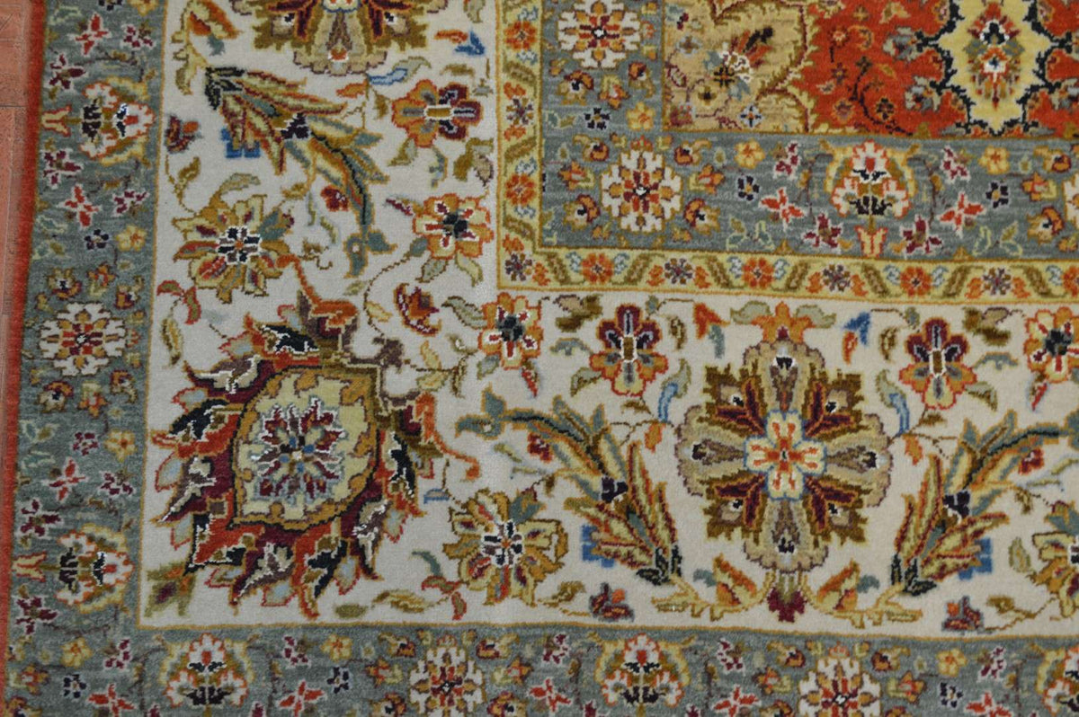 8' 1" x 9' 9" India Agra Rug image 5