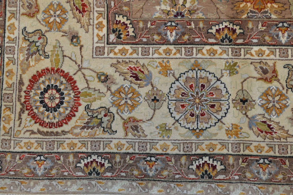 8' 9" x 12' 0" India Agra Rug image 6