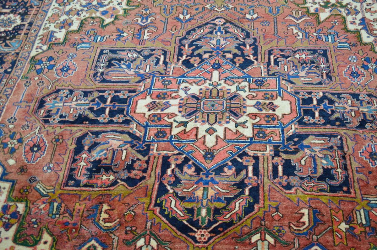 8' 0" x 10' 7" Persian Heriz Rug image 2