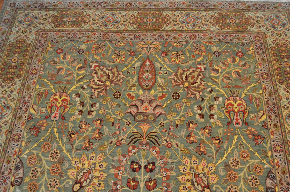 5' 9" x 9' 4" India Sultanabad Rug image 9