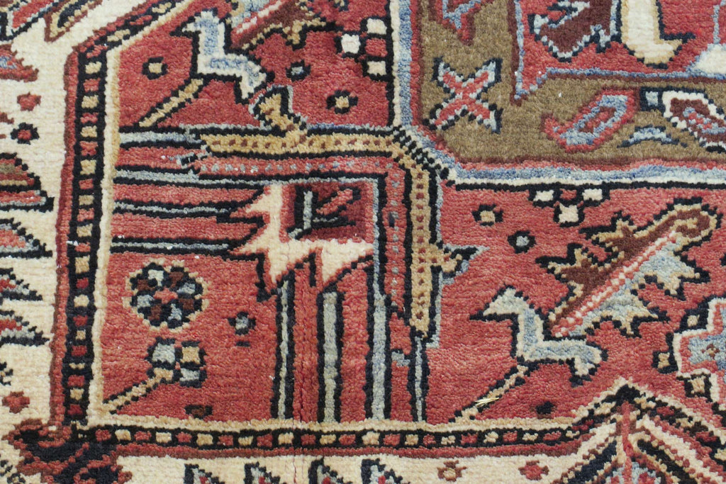 7' 9" x 11' 1" Persian Gorevan Rug image 7
