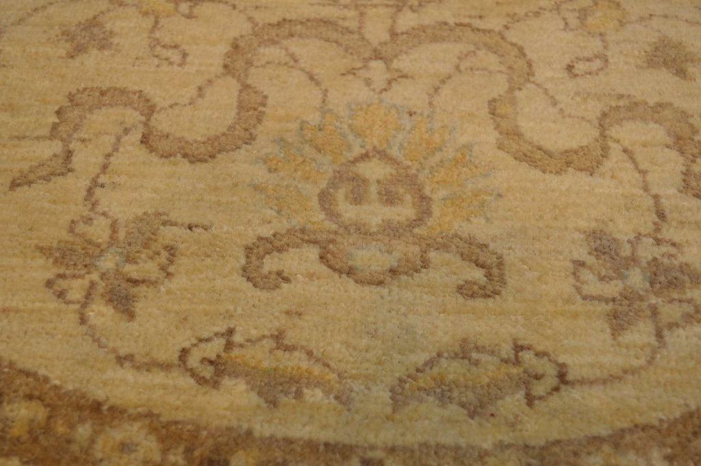 4' 3" x 4' 3" Pakistan Peshawar Round Rug image 7