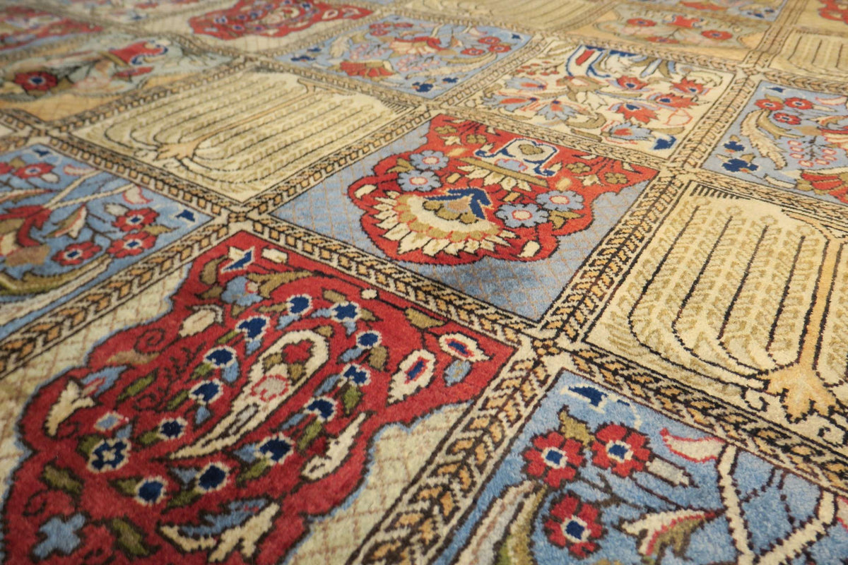 8' 8" x 12' 6" Persian Shahreza Rug image 0