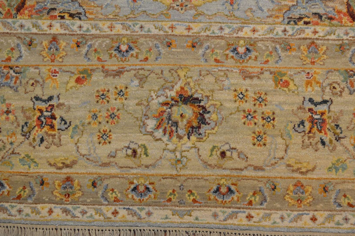 8' 0" x 8' 1" India Sultanabad Square Rug image 6