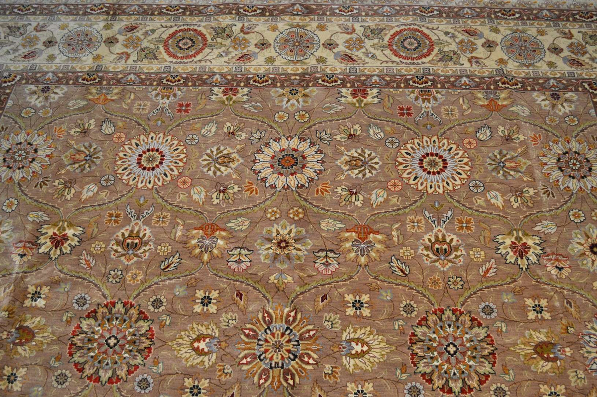 8' 9" x 11' 8" India Agra Rug image 9