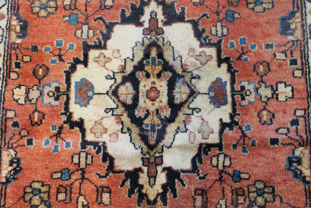 3' 3" x 6' 9" Persian Hamadan Rug image 2