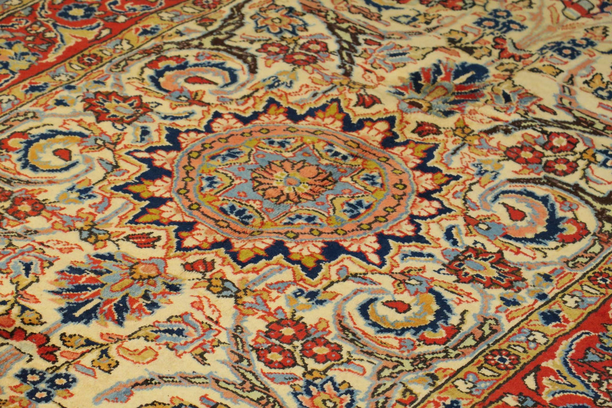 3' 4" x 5' 4" Persian Sarouk Rug image 2