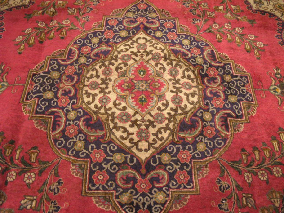 10' 0" x 12' 9" Persian Tabriz Rug image 9