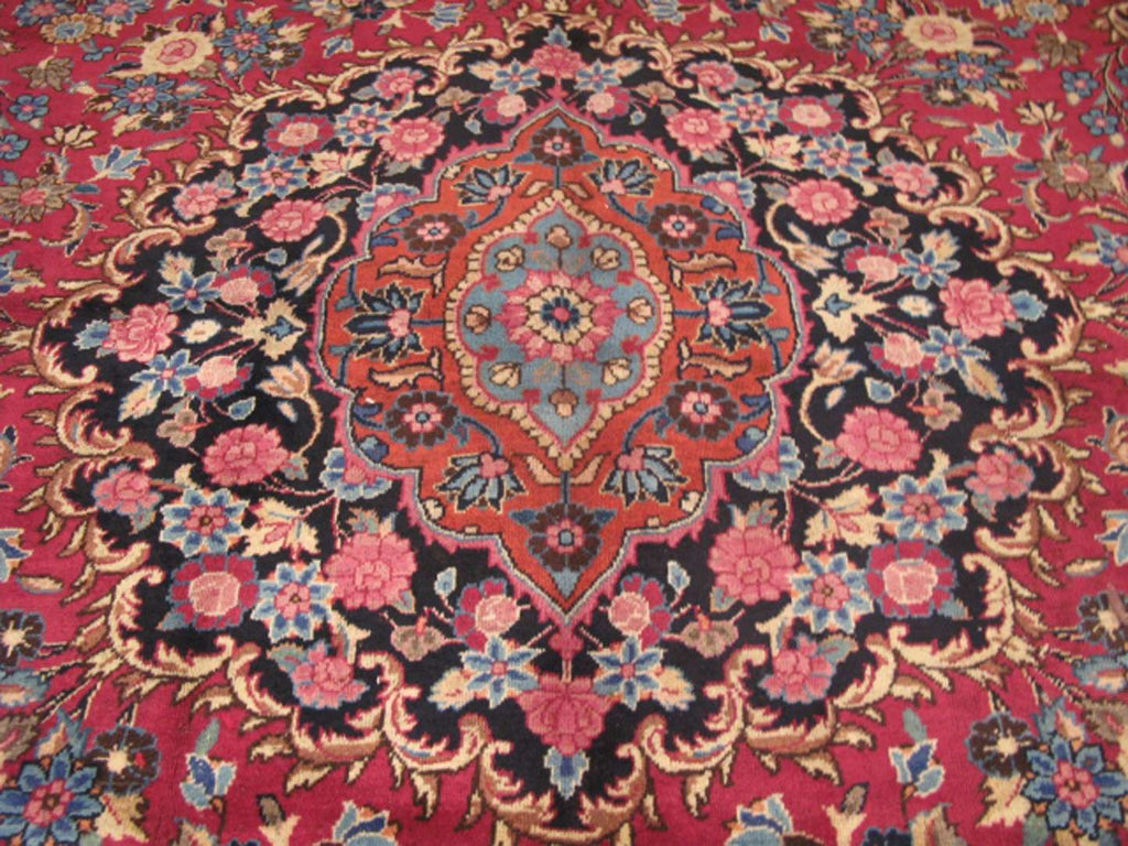 8' 5" x 11' 4" Persian Mashhad Rug image 1