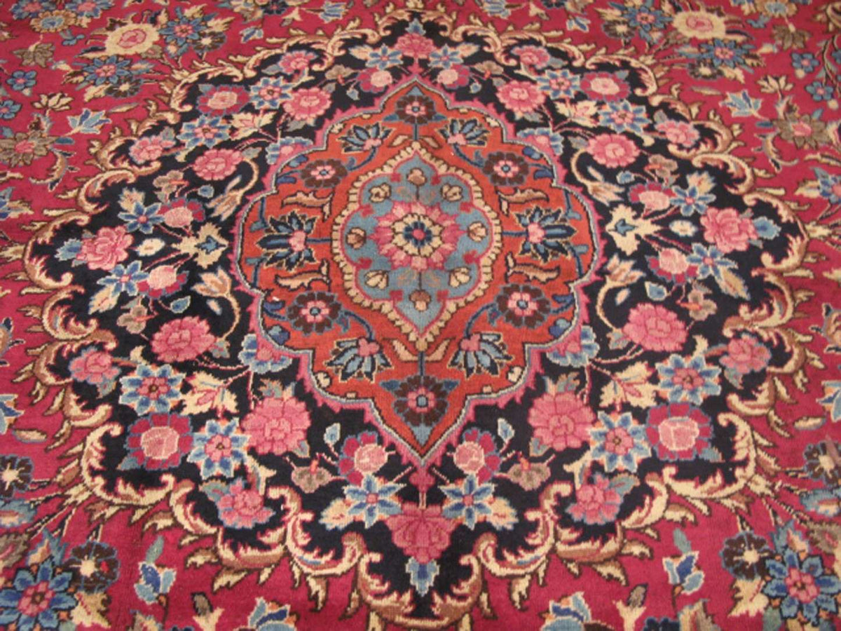 8' 5" x 11' 4" Persian Mashhad Rug image 1
