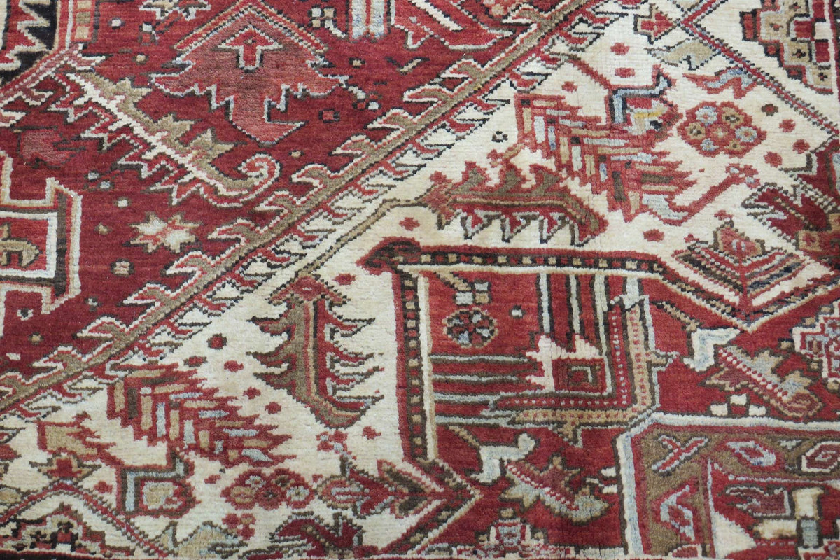 7' 9" x 11' 1" Persian Gorevan Rug image 11