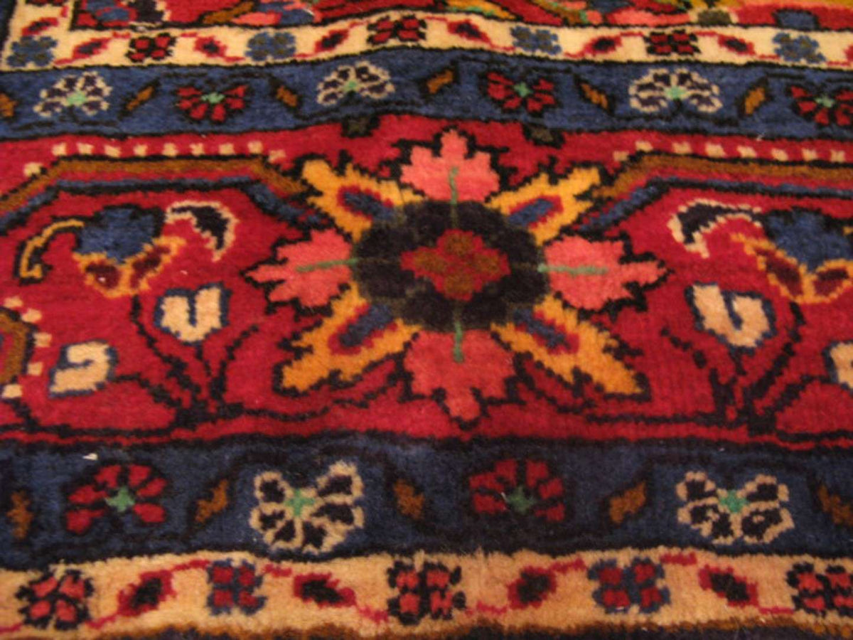 5' 3" x 10' 6" Persian Koliai Rug image 5