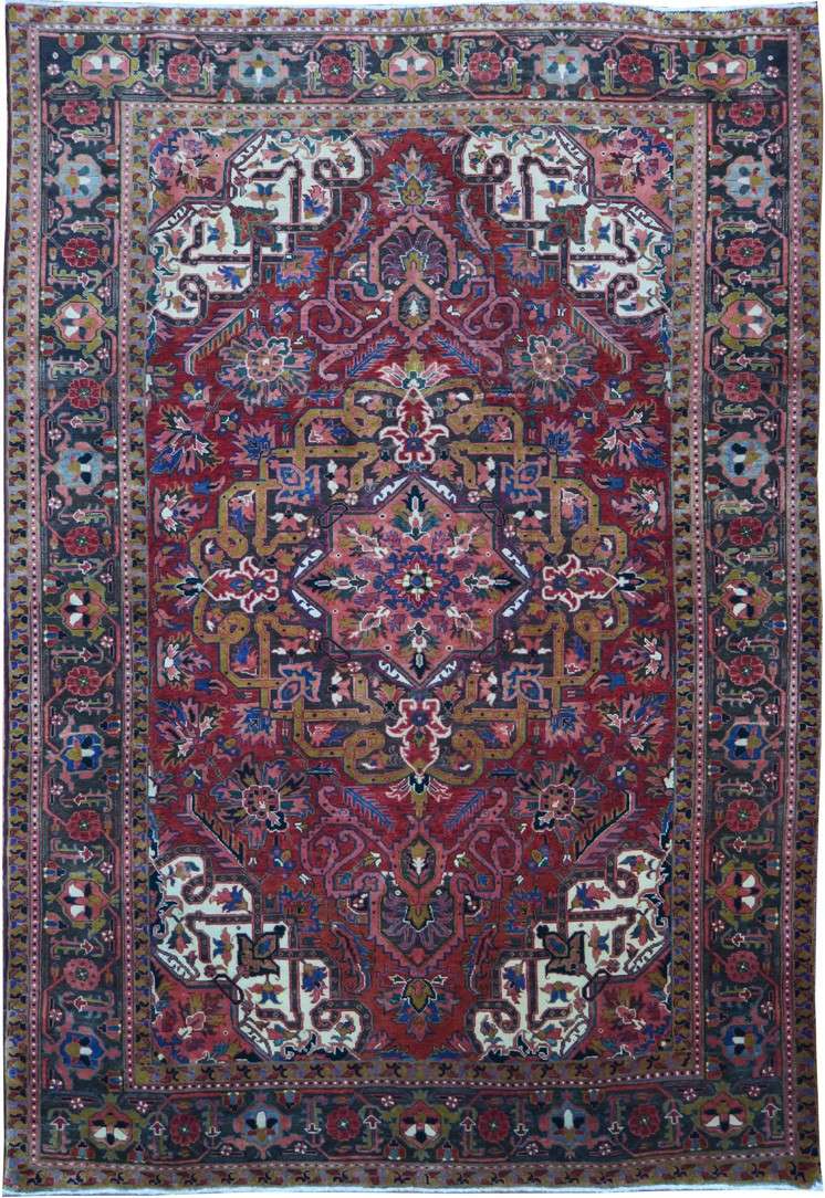 7' 7" x 11' 3" Persian Heriz Rug image 0