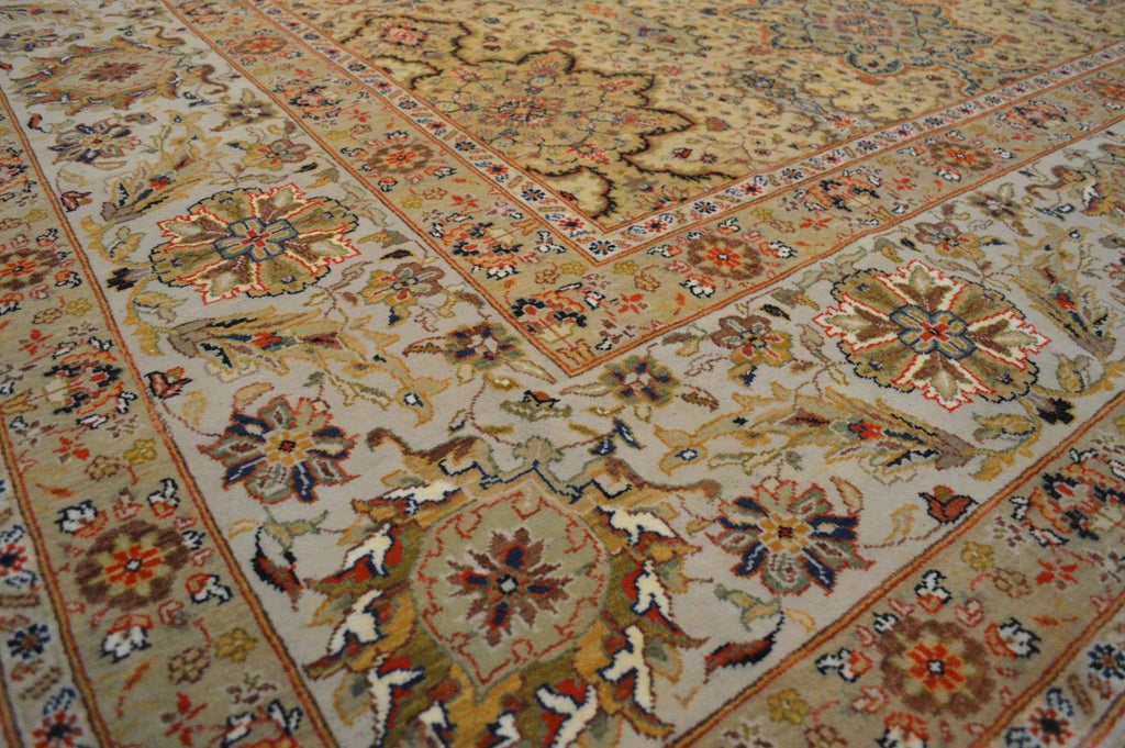 8' 9" x 11' 8" India Agra Rug image 2
