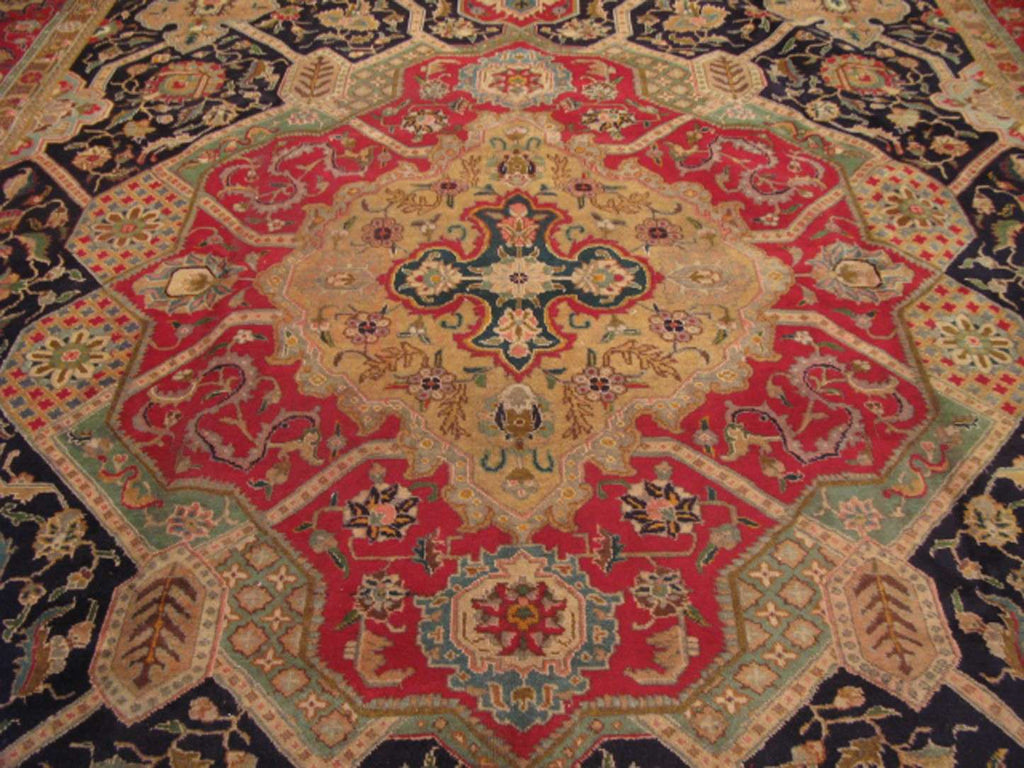 9' 9" x 13' 0" Persian Tabriz Rug image 4