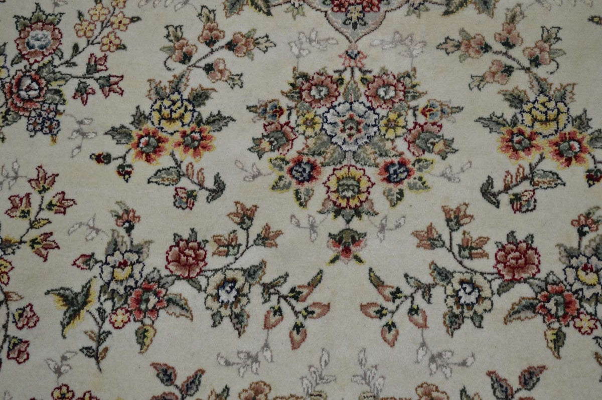 7' 8" x 10' 5" India Tabriz Rug image 6