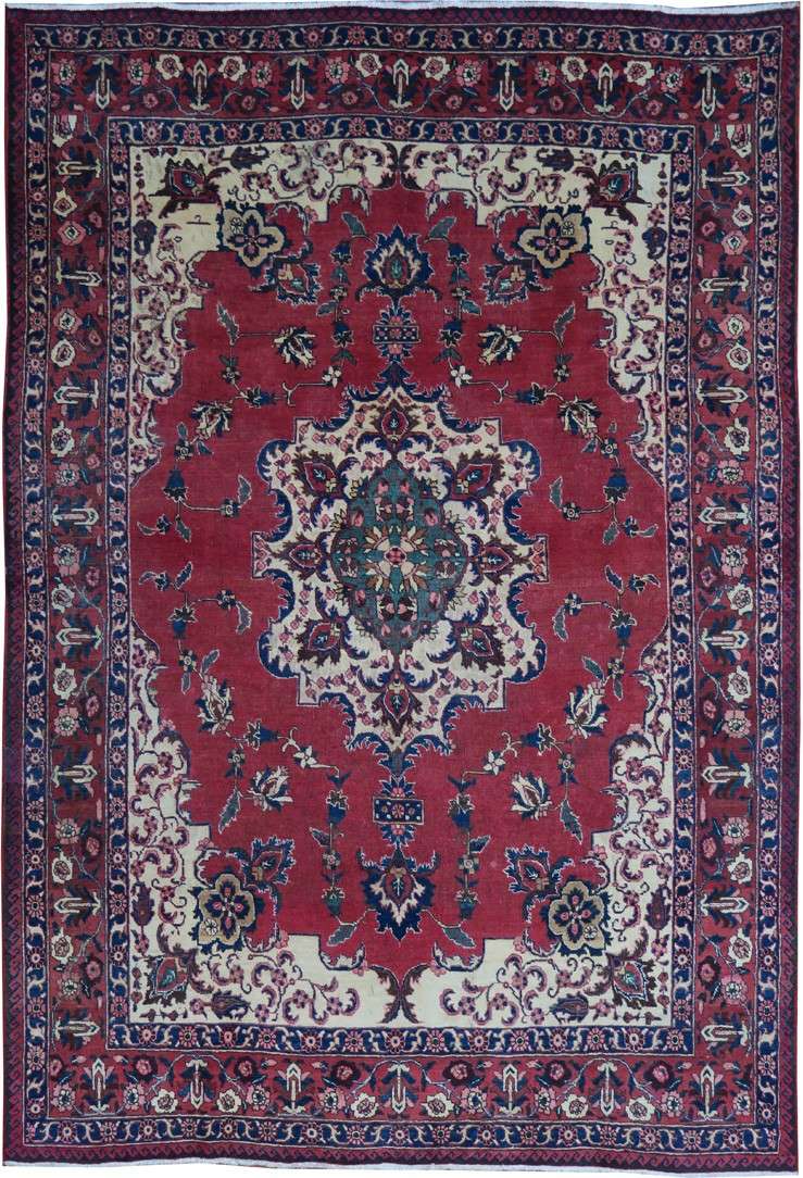 7' 3" x 10' 7" Persian Tabriz Rug image 0