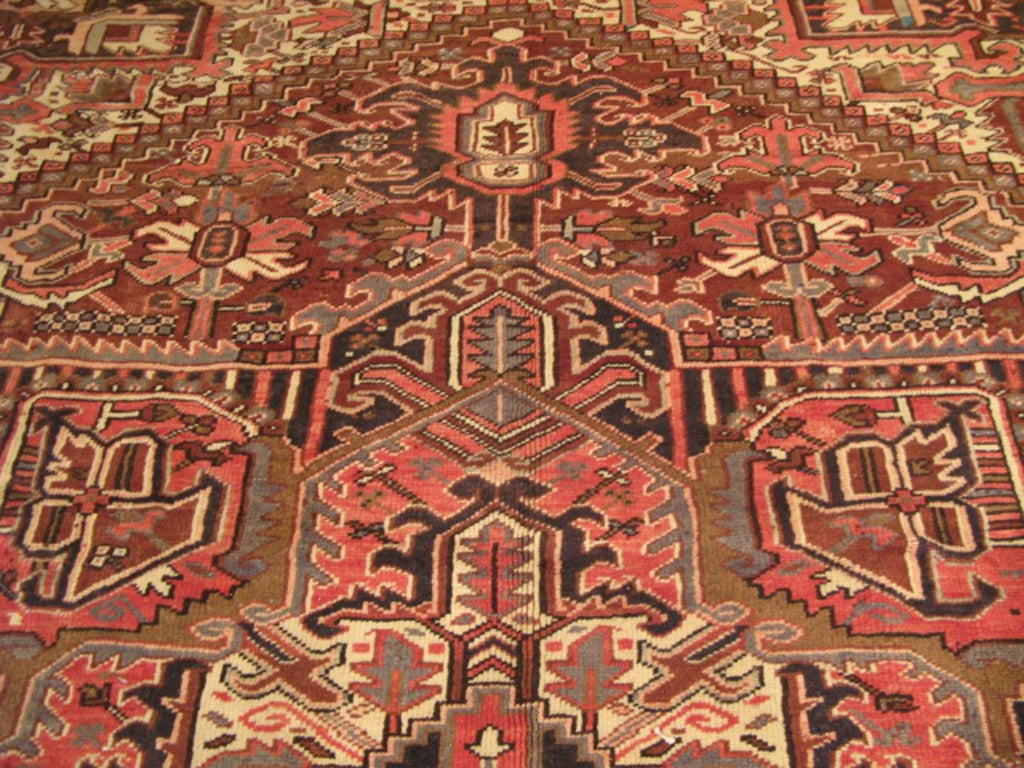 8' 9" x 11' 6" Persian Heriz Rug image 3