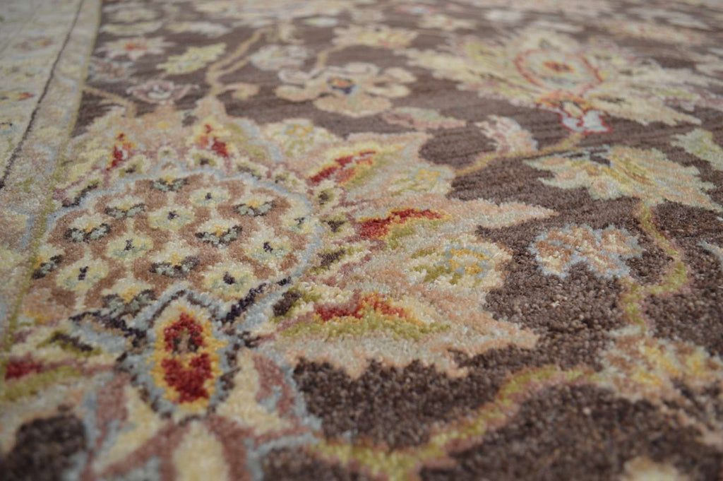 7' 6" x 8' 4" India Sultanabad Square Rug image 3