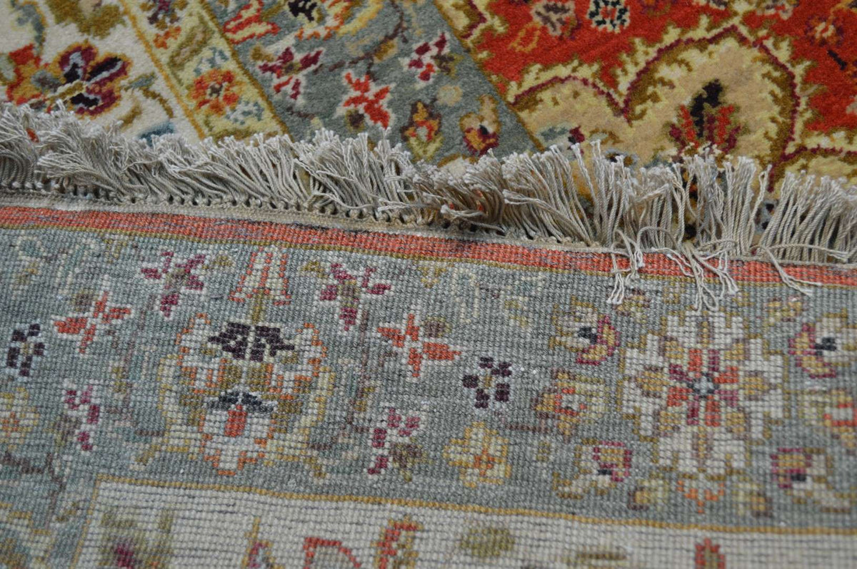 8' 1" x 10' 1" India Agra Rug image 12