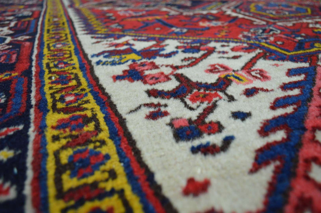 7' 9" x 10' 0" Persian Heriz Rug image 3