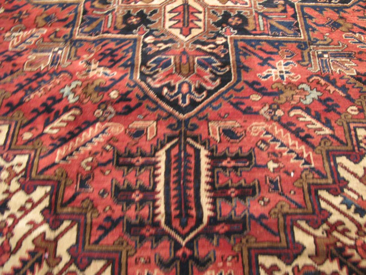 8' 5" x 10' 1" Persian Heriz Rug image 3