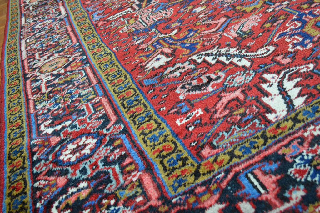 6' 5" x 9' 3" Persian Heriz Rug image 4