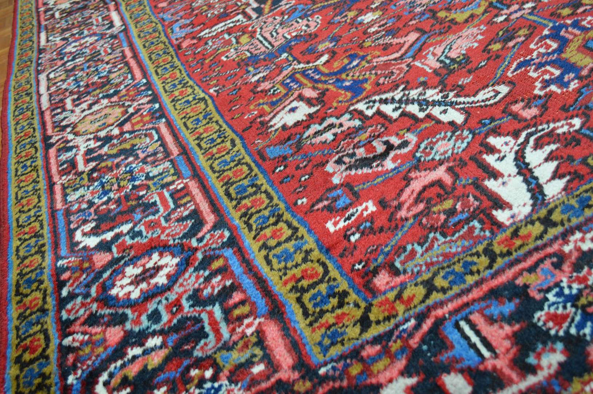 6' 5" x 9' 3" Persian Heriz Rug image 4