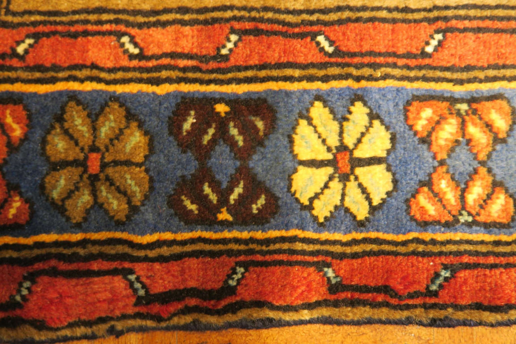 3' 3" x 5' 2" Persian Zanjan Rug image 2
