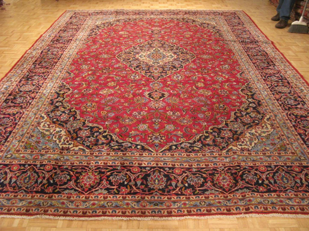 9' 8" x 13' 7" Persian Kashan Rug image 1