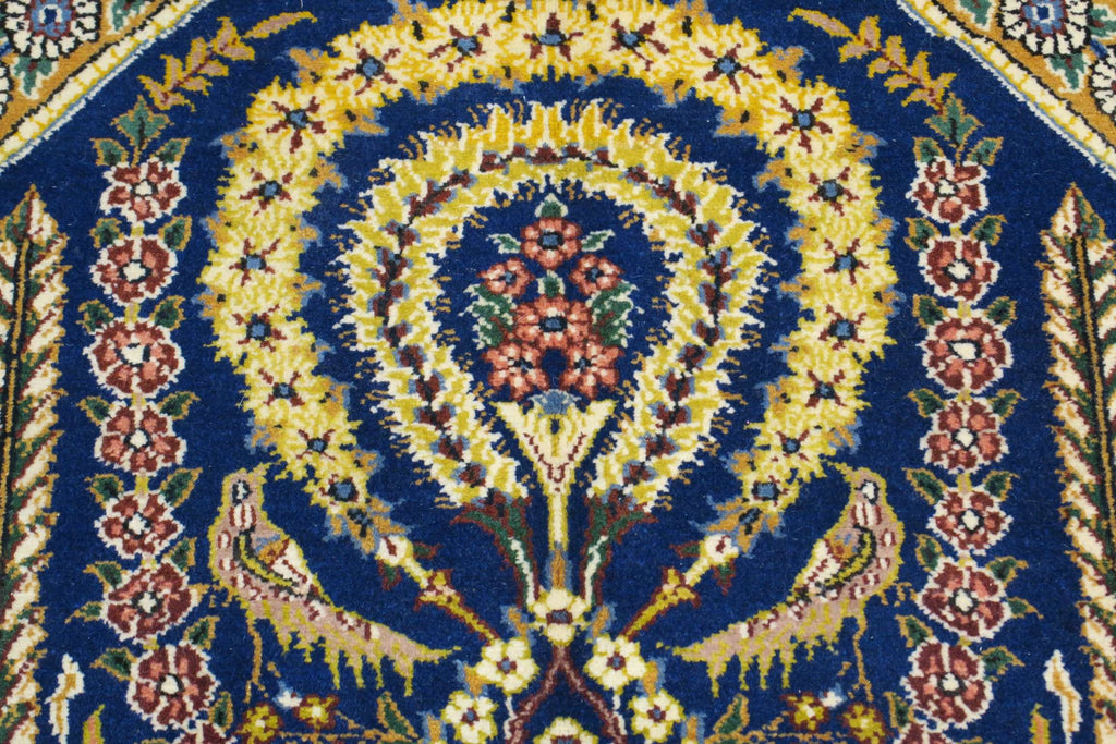 3' 5" x 5' 6" Persian Qoumsheh Rug image 0
