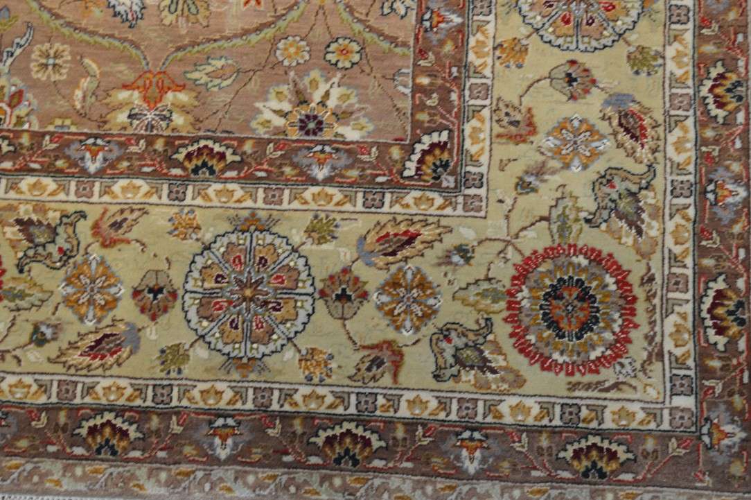9' 0" x 11' 9" India Agra Rug image 12