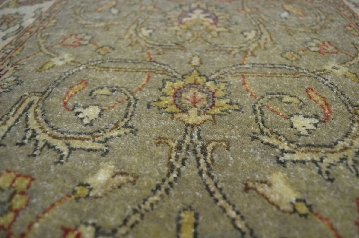 2' 0" x 3' 0" India Peshawar Rug image 10