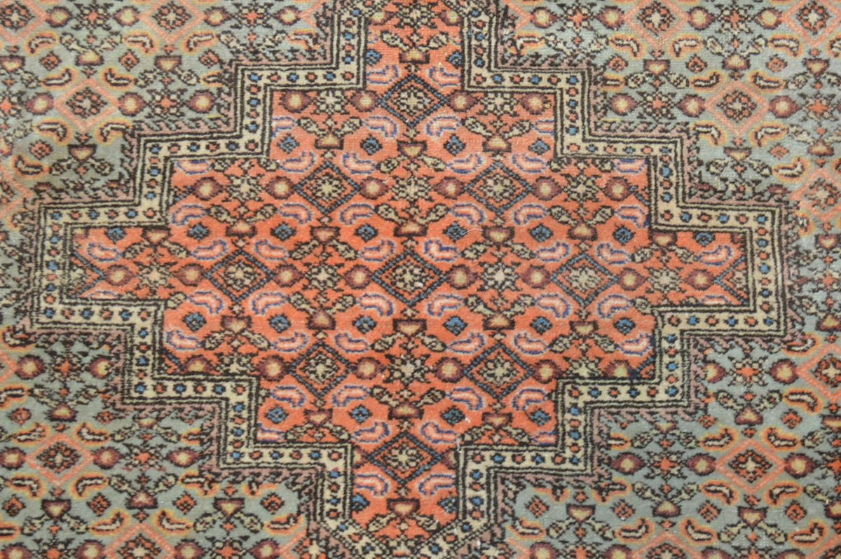 6' 6" x 9' 4" Persian Ardabil Rug image 3