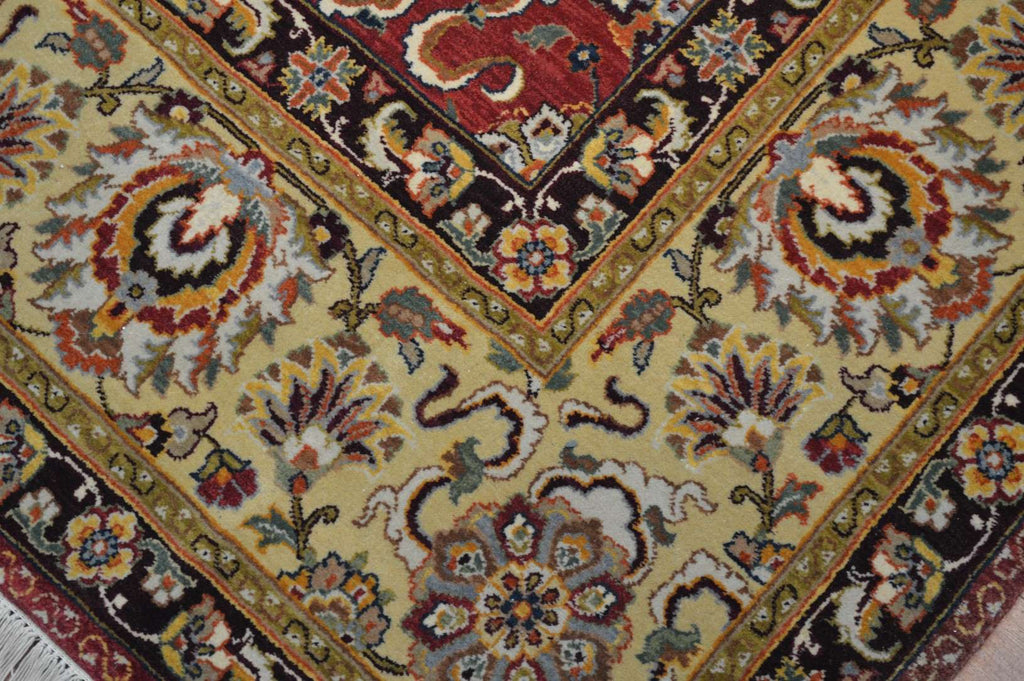 8' 1" x 10' 1" India Agra Rug image 5