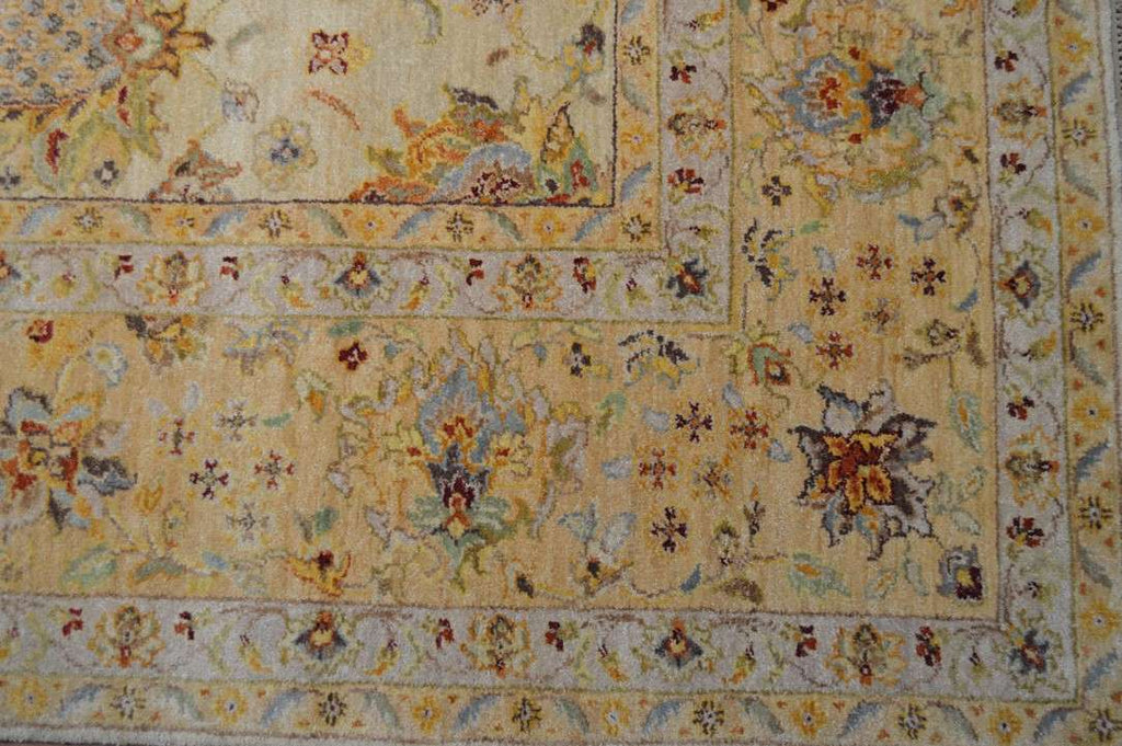 9' 0" x 11' 9" India Sultanabad Rug image 8