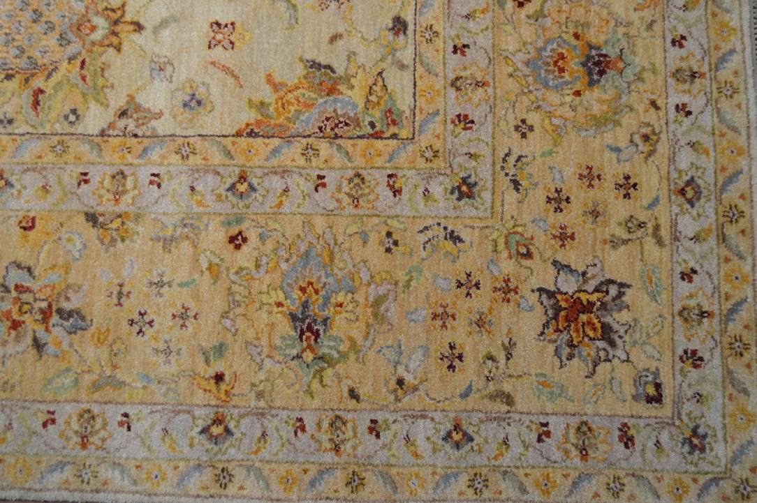 9' 0" x 11' 9" India Sultanabad Rug image 8