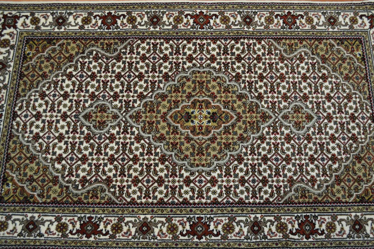 3' 1" x 5' 2" India Bijar Rug image 6