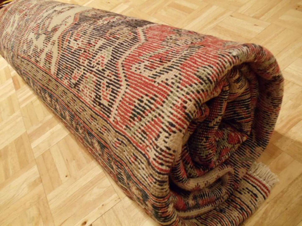 6' 9" x 10' 3" Persian Hosseinabad Rug image 11