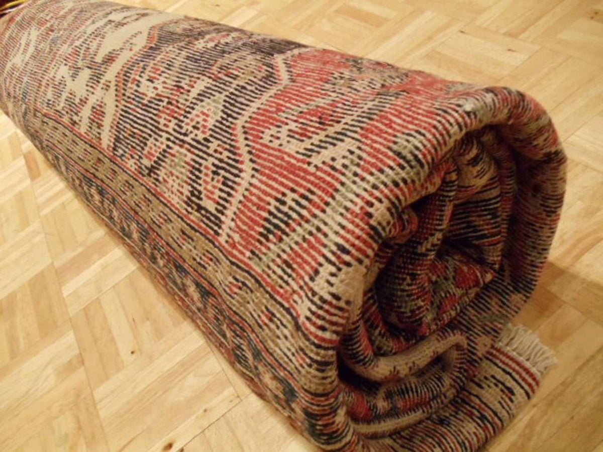 6' 9" x 10' 3" Persian Hosseinabad Rug image 11