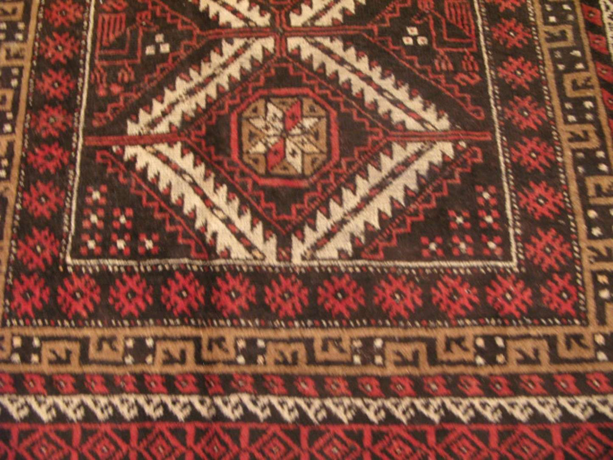 4' 4" x 6' 9" Persian Belouch Rug image 6