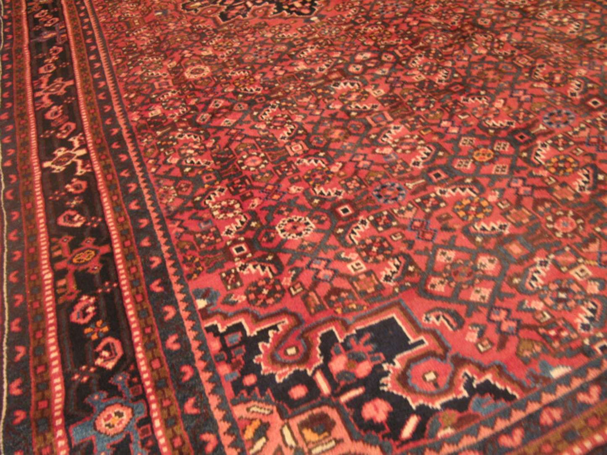 5' 0" x 9' 1" Persian Hosseinabad Rug image 12