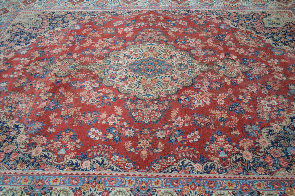 9' 8" x 13' 0" Persian Lavar Rug image 11