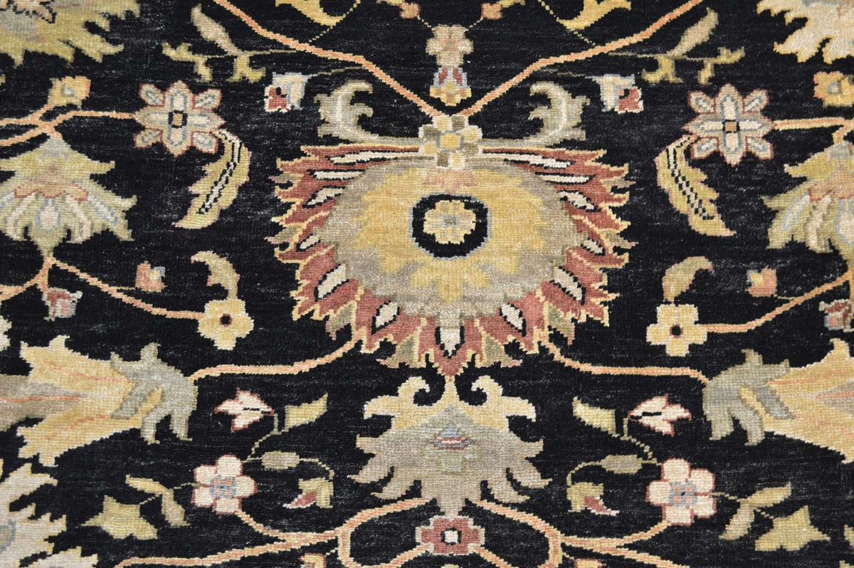 8' 1" x 10' 0" India Mahal Rug image 5