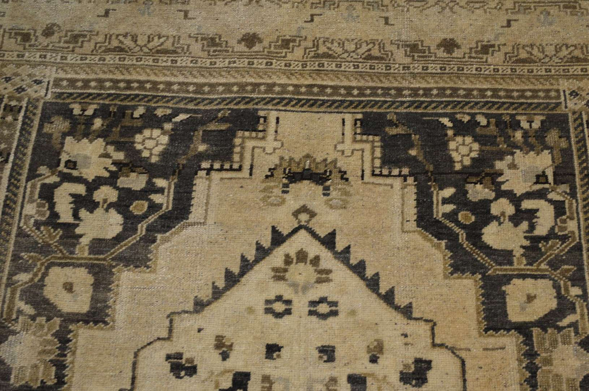 6' 0" x 9' 1" Turkish Oushak Rug image 8