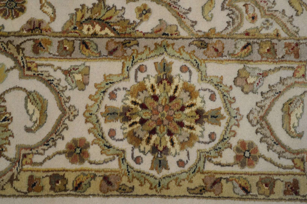 5' 5" x 8' 0" India Jaipur Rug image 5