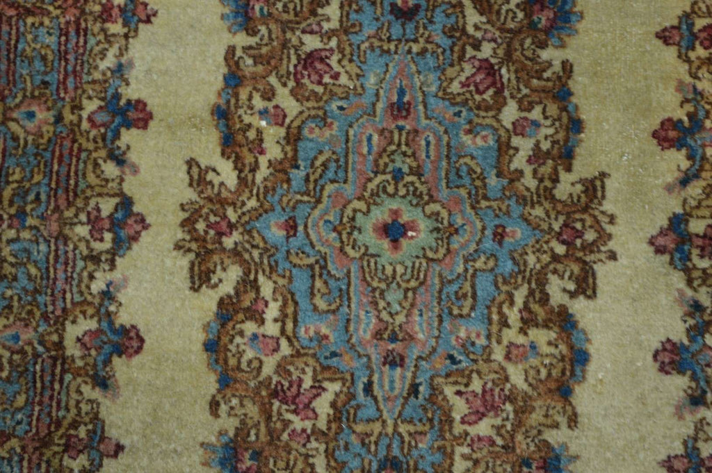 2' 0" x 4' 0" Persian Lavar Rug image 7