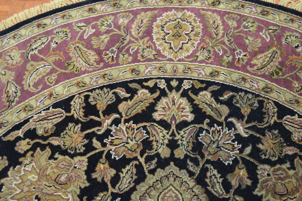 8' 4" x 8' 4" India Agra Round Rug image 2