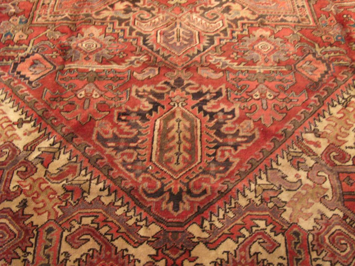 7' 9" x 11' 6" Persian Heriz Rug image 9
